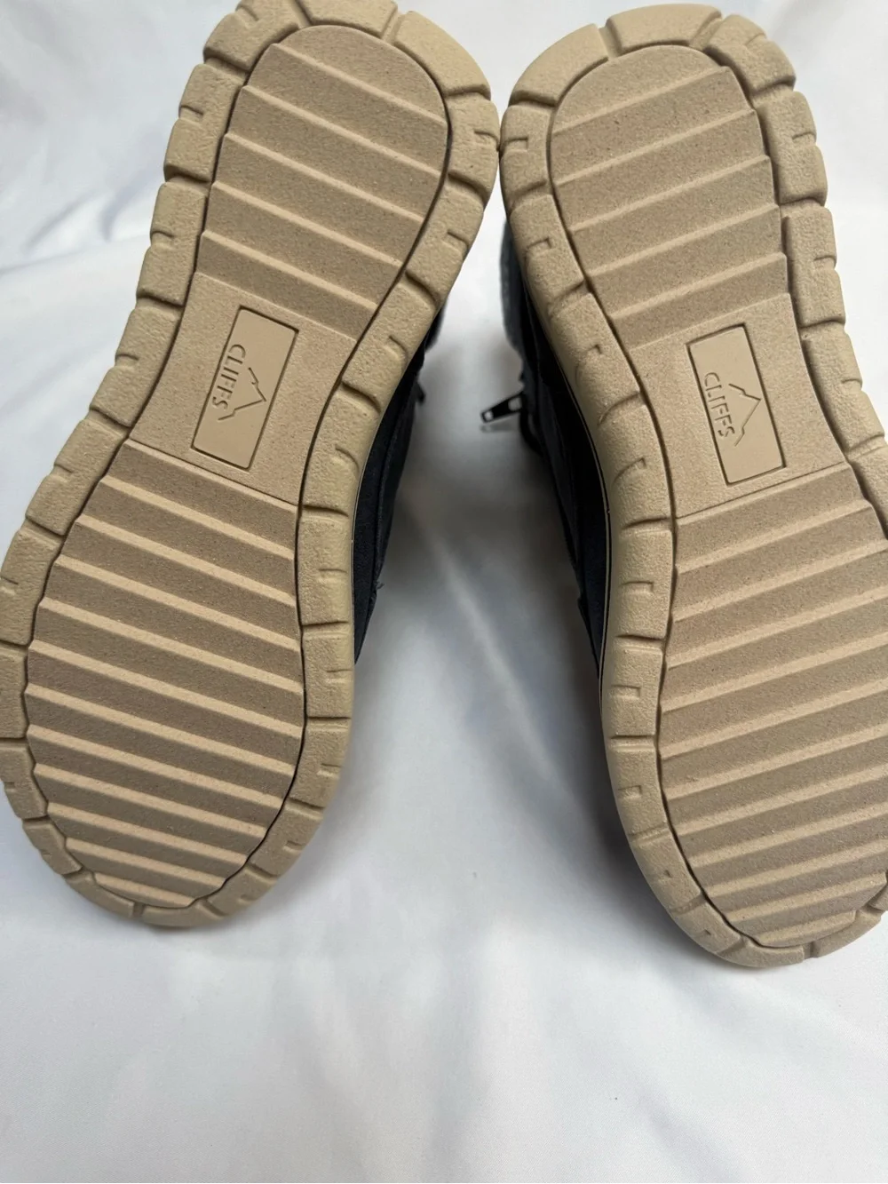 NEW CLIFFS BY WHITE MOUNTAIN Navy Boots With Fabric Hearten Size 8 Retail $85